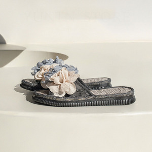 Pantuflas de Verano Elegantes con Flores de Chifón, Suaves y Antideslizantes para Mujer, con Suela Gruesa, para Interiores y Exteriores - Product Image 3