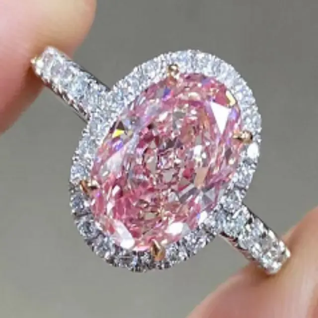 2.83 ct Lab-grown diamond  VS2 Fancy Light Pink  Oval Cut ring  engagement ring pave setting