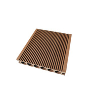 Planches de terrasse modernes en composite WPC à grain droit lisse, emboîtables, antidérapantes et résistantes à l'humidité pour parcs et jardins