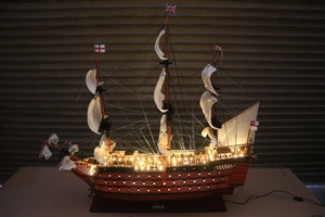 GIA NHIEN HMS VICTORY avec éclairage, modèle de bateau à voile historique pour la décoration de la maison, du bureau et les cadeaux d'entreprise, en bois artisanal de qualité supérieure - Product Image 4