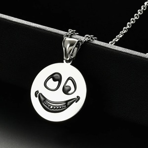 Collier pendentif en acier inoxydable « Cool Smile Anger » pour hommes et femmes, rond, argenté, poli miroir, bijoux hip-hop tendance, cadeaux - Product Image 2