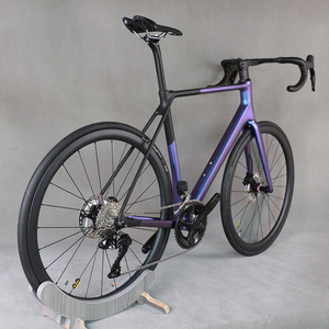 Bicicleta Completa SERAPH, Cuadro de Carbono Superligero, Bicicleta de Carretera con Cableado Interno, Grupo R7170 Di2, Ruedas de Carbono FM202 - Product Image 5