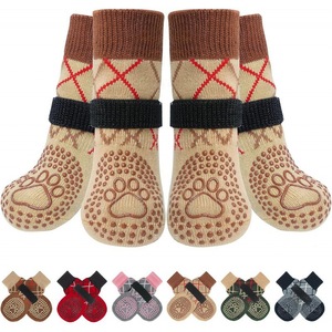 2025 paquete de 4 calcetines personalizados para perros y mascotas, suministros antideslizantes, calcetín transpirable para perros con patrón de correas, personalización del paquete - Product Image 1