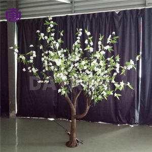 Árbol de Luz LED Decorativo con Flores de Cerezo y Pétalos Elegantes para Decoración de Jardines, Parques, Plazas y Festivales en Venta - Product Image 4