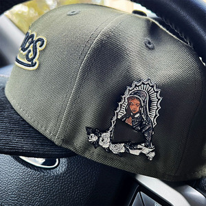 Épingles de chapeau personnalisées en métal moulé avec logo, épingles de chapeau Mariachi, clips de chapeau émaillés, épingles à cadre scintillant coloré - Product Image 1