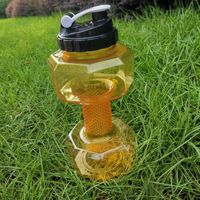 Bouteille d'eau transparente en plastique transparent avec haltère sport avec couvercle à rabat 1.5L 2.2L 2.6L 550ML Vente en gros