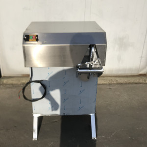 Eficiencia fácil de operar La máquina peladora de coco manual más popular - Product Image 3