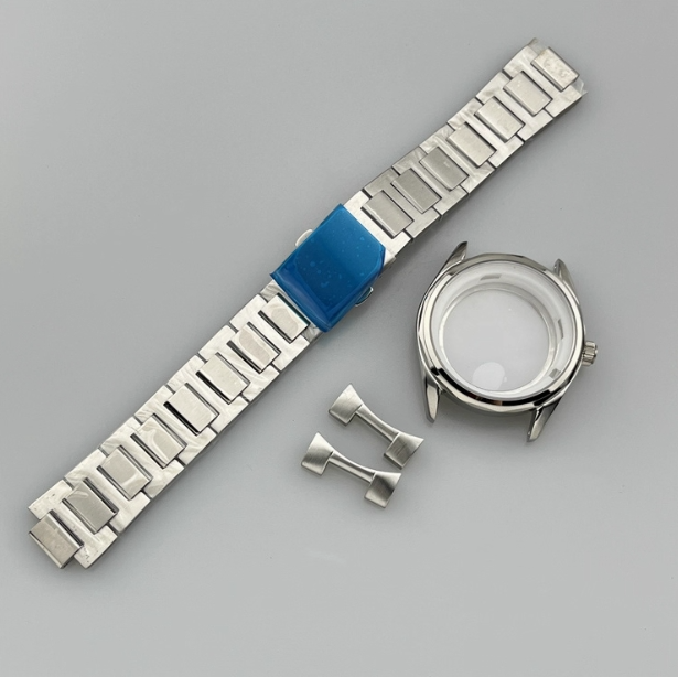 39mm NH35 Case NH36 Titanium Mechanical Diving Watch with Stainless Steel Dial Waterproof Feature Watch Parts Product