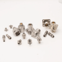 Conector Hembra de Cable Coaxial RF Tipo SMA-KWF615, 50 Ohm, D-18GHz, 1000V, Alto Voltaje, Alta Potencia, Ángulo Recto 90° °   Codo con Brida