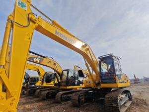 Excavatrice Komatsu PC200 d'occasion en bon état Origine Japon à vendre avec prix d'usine-Composants de la boîte de vitesses du moteur inclus - Product Image 3
