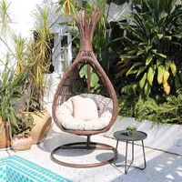 Chaise suspendue de jardin moderne en osier et métal, chaise suspendue en rotin pour patio
