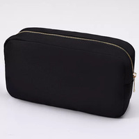 Pochette de maquillage en nylon avec patchs en chenille brodés style universitaire, sac cosmétique preppy