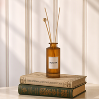 Bouteilles diffuseurs à roseaux en verre transparent gaufré multi-tailles en gros avec logo personnalisé sérigraphié et estampé à chaud pour la décoration intérieure