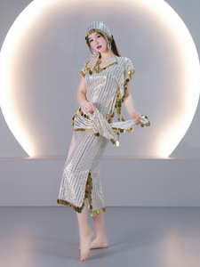 Abito da Danza del Ventre in Stile Egiziano con Paillettes e Strisce in Lamina d'Oro, in Seta/Cotone per Donne Adulte |   Costume di Carnevale Ispirato a Cleopatra - Product Image 4