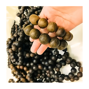 Bracelets en bois d'agar vietnamien pur de qualité 100% 16mm - 18mm avec 108 perles en osier artisanat en bois fabriqué au Vietnam - Product Image 1