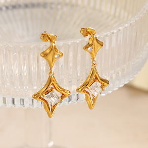 Boucles d'oreilles pendantes en forme d'étoile plaquées or 18 carats avec zircon incrusté, bijoux de mode pour femmes actives EH12241 - Product Image 2