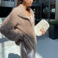 Cardigan tricoté décontracté pour femme avec fermeture éclair, manches lanternes à sequins et broderies machine – Collection Hiver Tendance