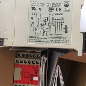 รีเลย์นิรภัย Omron G9SA-301 24VAC DC SPDT รีเลย์ควบคุมอุตสาหกรรม - Product Image 1