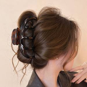 Pinzas de Pelo con Diseño de Leopardo, Venta al Por Mayor de Fábrica, Pinzas de Pelo de Plástico Esmerilado de Alta Calidad para Mujer - Product Image 2