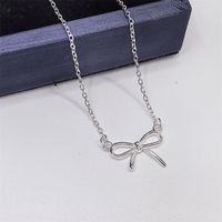 Collar de Plata de Ley 925 con Colgante de Lazo Simple y Elegante para Mujer