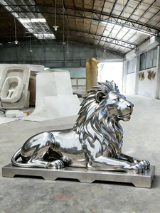 Estatua <span class=keywords><strong>de</strong></span> León <span class=keywords><strong>de</strong></span> Arte Moderno en Acero Inoxidable 304 <span class=keywords><strong>de</strong></span> Grado Alimenticio con Acabado Espejo y Técnica <span class=keywords><strong>de</strong></span> Soldadura, Personalizable para Vestíbulo <span class=keywords><strong>de</strong></span> Hotel - Product Image 3