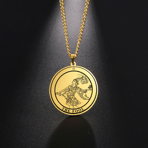 Collar de tarjeta de <span class=keywords><strong>Tarot</strong></span> redondo para mujer, joyería de acero inoxidable, amuleto de astrología Arcana mayor, collar de pareja - Product Image 1