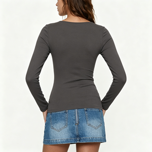 Camiseta de manga larga con recortes y ojales metálicos para mujer, estilo Y2K, cuello redondo, venta al por mayor - Product Image 3