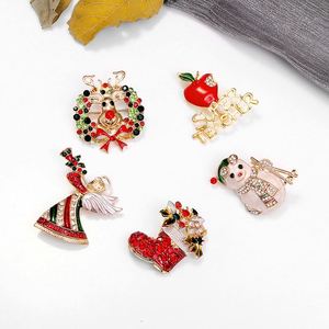 Broche de Noël tendance en cristal, motif arbre de Noël, élégante et polyvalente, accessoire de mode en forme de chat, vente en gros - Product Image 3