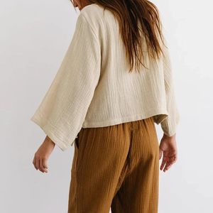 Vêtements en mousseline 100% <span class=keywords><strong>gaze</strong></span> <span class=keywords><strong>de</strong></span> <span class=keywords><strong>coton</strong></span> T-<span class=keywords><strong>shirt</strong></span> décontracté surdimensionné Sexy col en V Top à manches longues pour femmes Chemises élégantes à bandage - Product Image 3