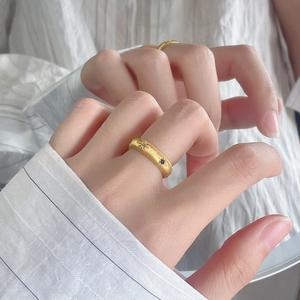 Artisanat italien, bague rétro de style palais sertie d'étoiles en or 18 carats avec argent pur S925 et texture velours, bagues tendance - Product Image 2