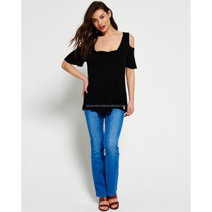 Camiseta de hombros fríos con cuello en V profundo para mujer, camisas de hombros fríos personalizadas de colores personalizados para mujer con material de tela transpirable - Product Image 4