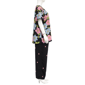 Vêtements de détente pour femmes RC ASMARA, en tissu de rayonne non tissé respirant, avec un design décontracté à col rond, parfait pour les vêtements de nuit décontractés. - Product Image 3