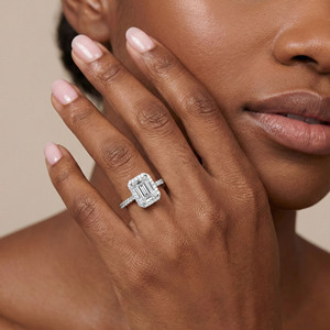 Anillo de Compromiso de Lujo para Mujer con Diamante Cultivado en Laboratorio, Corte Esmeralda, Solitario con Halo, 2 Quilates, Plata de Ley 925, para Boda o Fiesta - Product Image 6