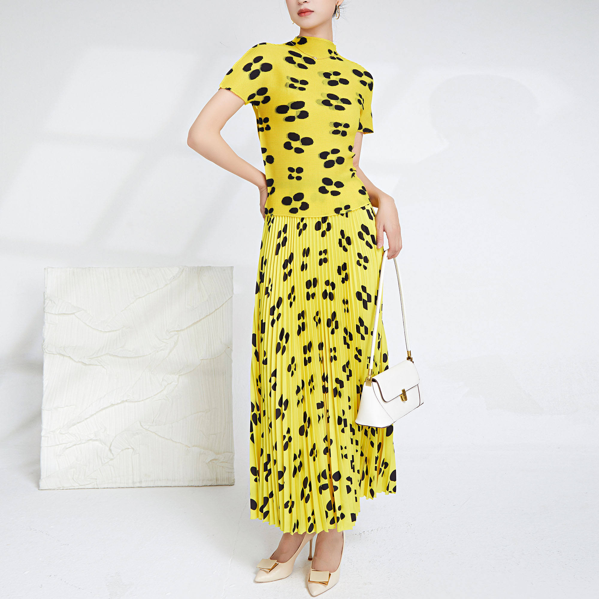 สีเหลือง