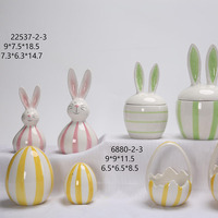Figurine de lapin de Pâques en céramique de style nordique avec col en plumes, statue de lapin artisanale en dolomite, pot en coquille d'œuf pour la maison au printemps