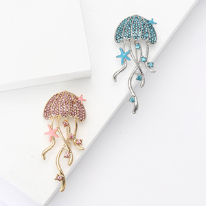 Broche Méduse de Luxe Personnalisée avec Placage Or pour Femme - Cadeau Idéal pour Fêtes et Mariages - Product Image 3