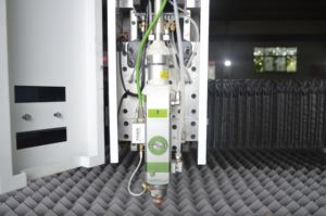 4 eksenli cnc fiber çelik lazer kesiciler kesme makinesi 500W 1000W 2000W 3000W 4000W sac kesme - Product Image 4