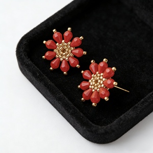 Pendientes de Flor con Cuentas de Vidrio y Miyuki Chapados en Oro de 24K para Mujer, Hechos a Mano en Zambia, Casuales/Deportivos para Boda - Product Image 1