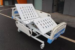 Équipement <span class=keywords><strong>médical</strong></span> confortable quatre manivelle 5 chirurgie manuelle <span class=keywords><strong>de</strong></span> lit patient <span class=keywords><strong>de</strong></span> fonction - Product Image 5