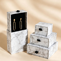 Ensemble d'emballages de bijoux de Noël personnalisés avec logo, boîtes cadeaux coulissantes multi-tailles en papier à motif marbré pour bagues, boucles d'oreilles et montres