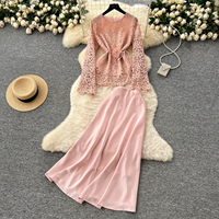 Ensemble élégant de style français pour femmes, haut à manches longues en dentelle avec ceinture à nouer, jupe midi en satin taille haute pour le printemps
