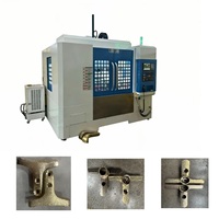 Machine de dégrossissage CNC 8 axes BT40 pour robinets de baignoire et ligne de production multifonctionnelle de traitement