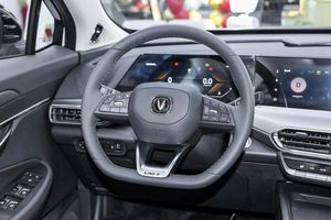 Automóvil Changan UNI-T Vehículo de Gasolina Norma VI Nuevo Coche Changan UNI-T IDD <span class=keywords><strong>con</strong></span> Sistema de Crucero ACC Nuevo - Product Image 4