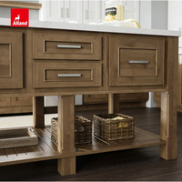 Armoires de cuisine contemporaines sur mesure Alland Free Design en MDF et contreplaqué, style Shaker, avec dessus en marbre et façades en verre