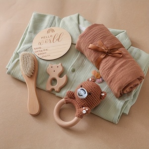Kaiyue personalizza la pietra miliare del neonato all'uncinetto cucciolo di orso sonaglio animale in legno da bagno dentizione massaggiagengive animali doccia regalo Set di giocattoli - Product Image 2