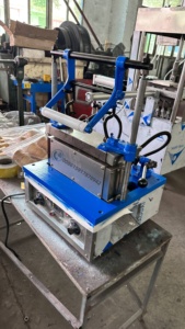 Máquina para hornear de 4 moldes de operación Simple, máquina para hacer conos de gofres de helado a la venta, máquina comercial para hacer conos de gofres - Product Image 4