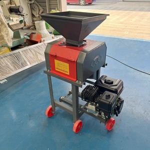 Máquina para romper maíz Trituradora de maíz para procesamiento de alimentos Galleta de maíz eficiente para uso en granjas avícolas y ganaderas - Product Image 5