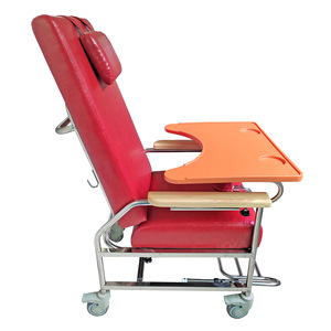 Fauteuil inclinable à dossier haut avec structure en acier inoxydable et revêtement rouge pour usage en maison de retraite - Product Image 2