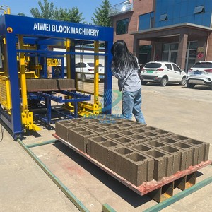 Hot-bán hoàn toàn tự động khối bê tông Máy làm <span class=keywords><strong>QT</strong></span> 8-15 dây chuyền sản xuất khối rỗng máy móc ở bờ biển ngà - Product Image 1