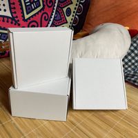 Caja de Cartón Reciclable para Envíos con Logotipo Personalizado, Laminación Mate y Carpetas para Empaque de Ropa y Zapatos